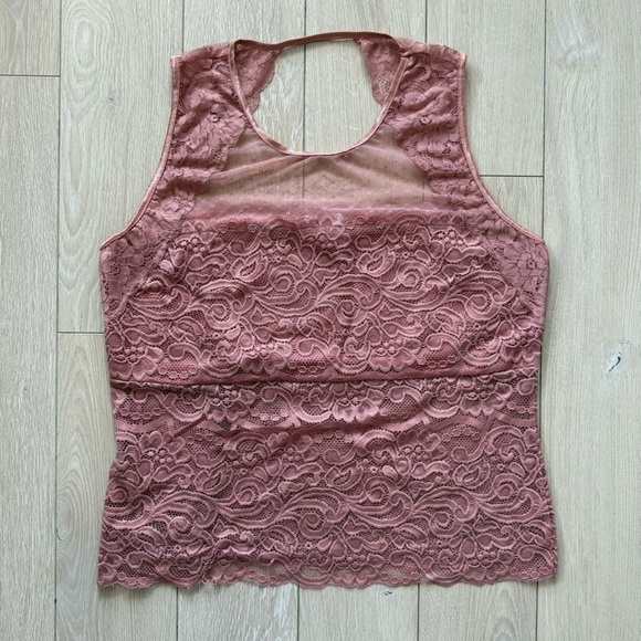 VENUS Tops - Venus Cut Out Detailed Lace Sleeveless Top in Dusty Pink Women’s Size XL